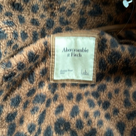 A&F Leopard Mixed Media Fleece Bomber Jacket Size L - Picture 4 of 8